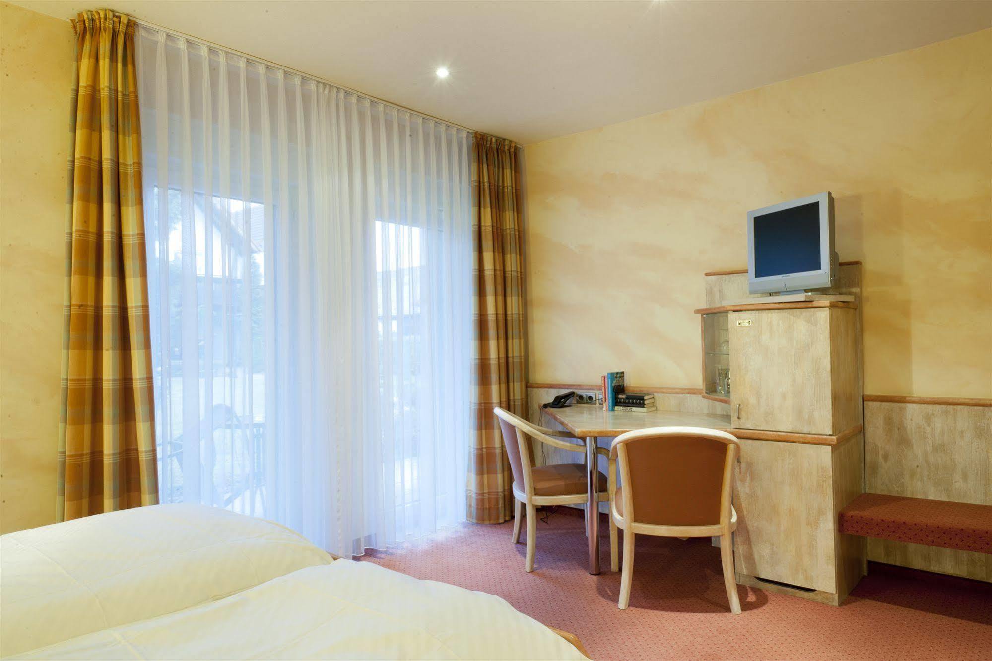 Gutshof Ziegelhuette Hotel 3*